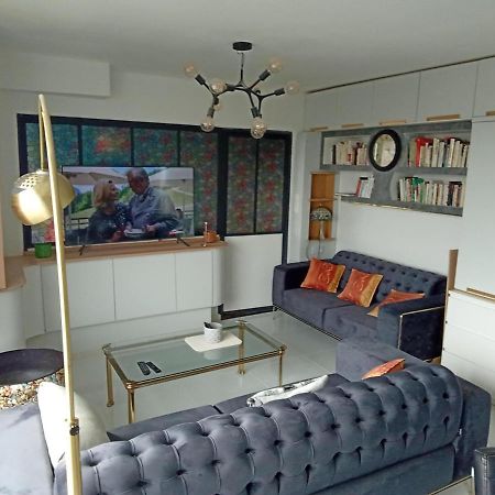 Liege Centre Mediacite Appartement Possible Parking Terrasse Immense 8Eme Pour 2 Personnes Exterior foto