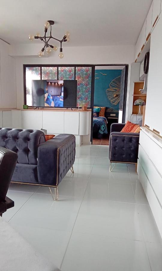 Liege Centre Mediacite Appartement Possible Parking Terrasse Immense 8Eme Pour 2 Personnes Exterior foto